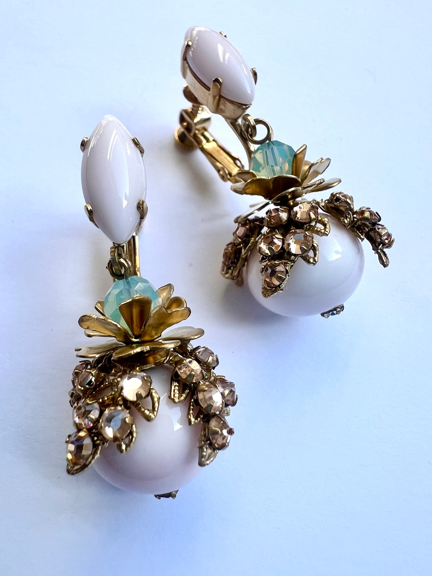 Antique conch pink midi earrings