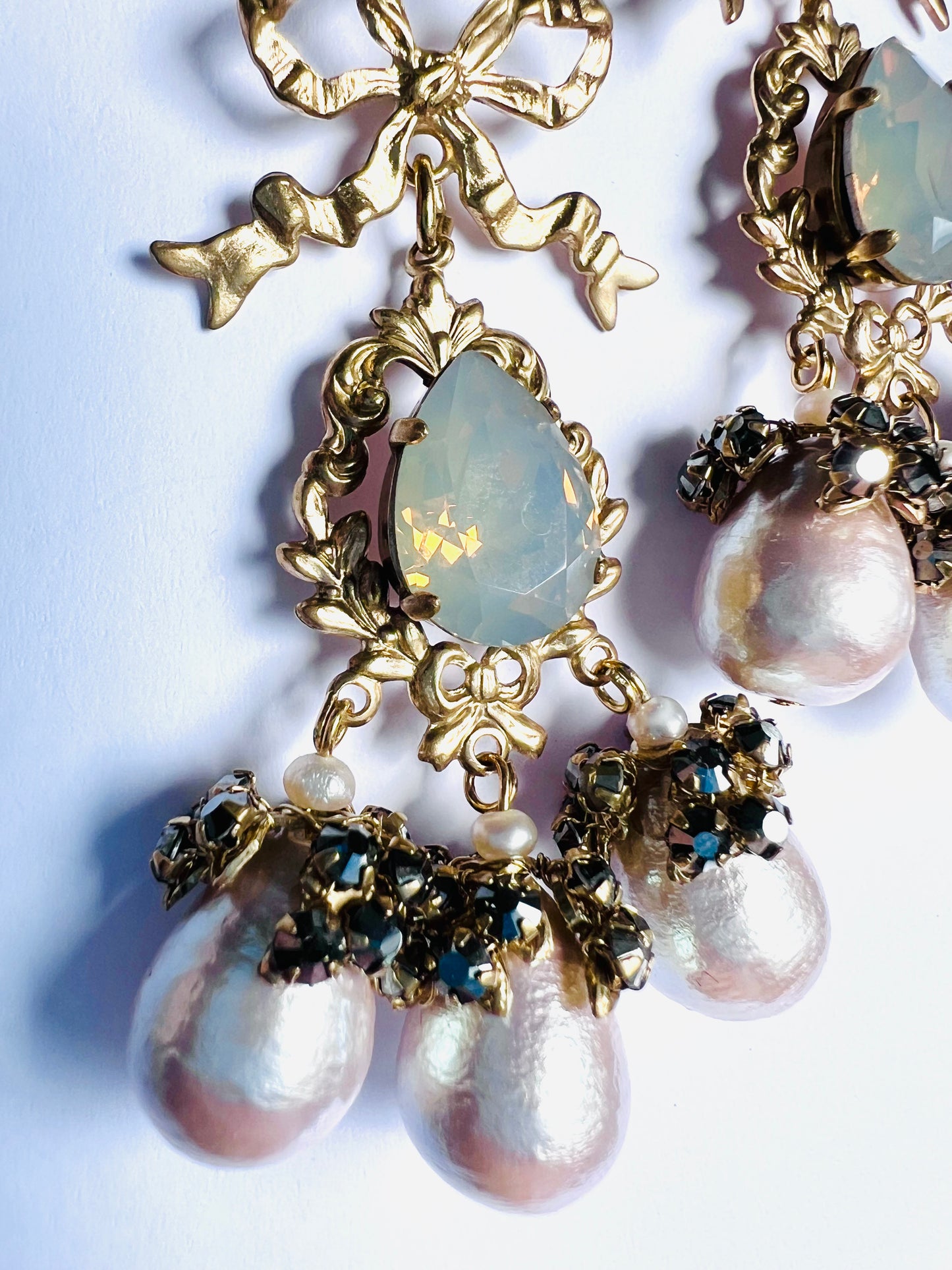 “Oh Marie” vintage stone earrings with cotton pearls