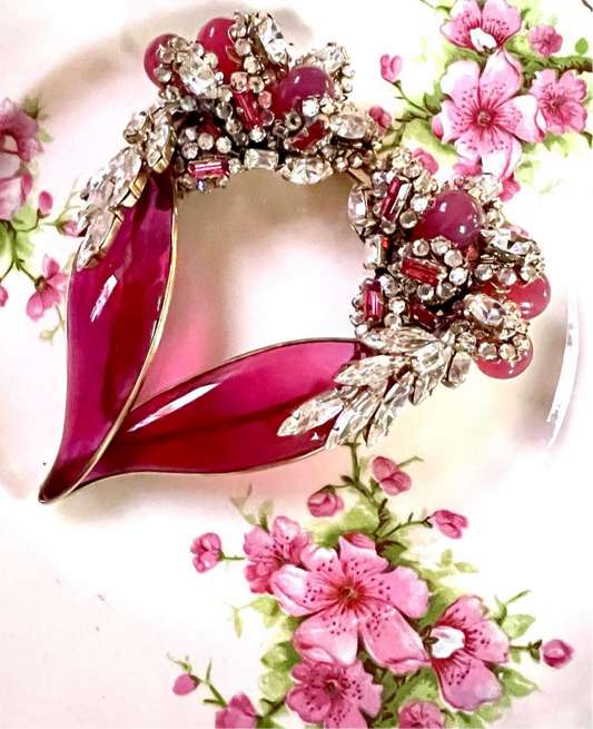Frothy pink poured glass heart brooch