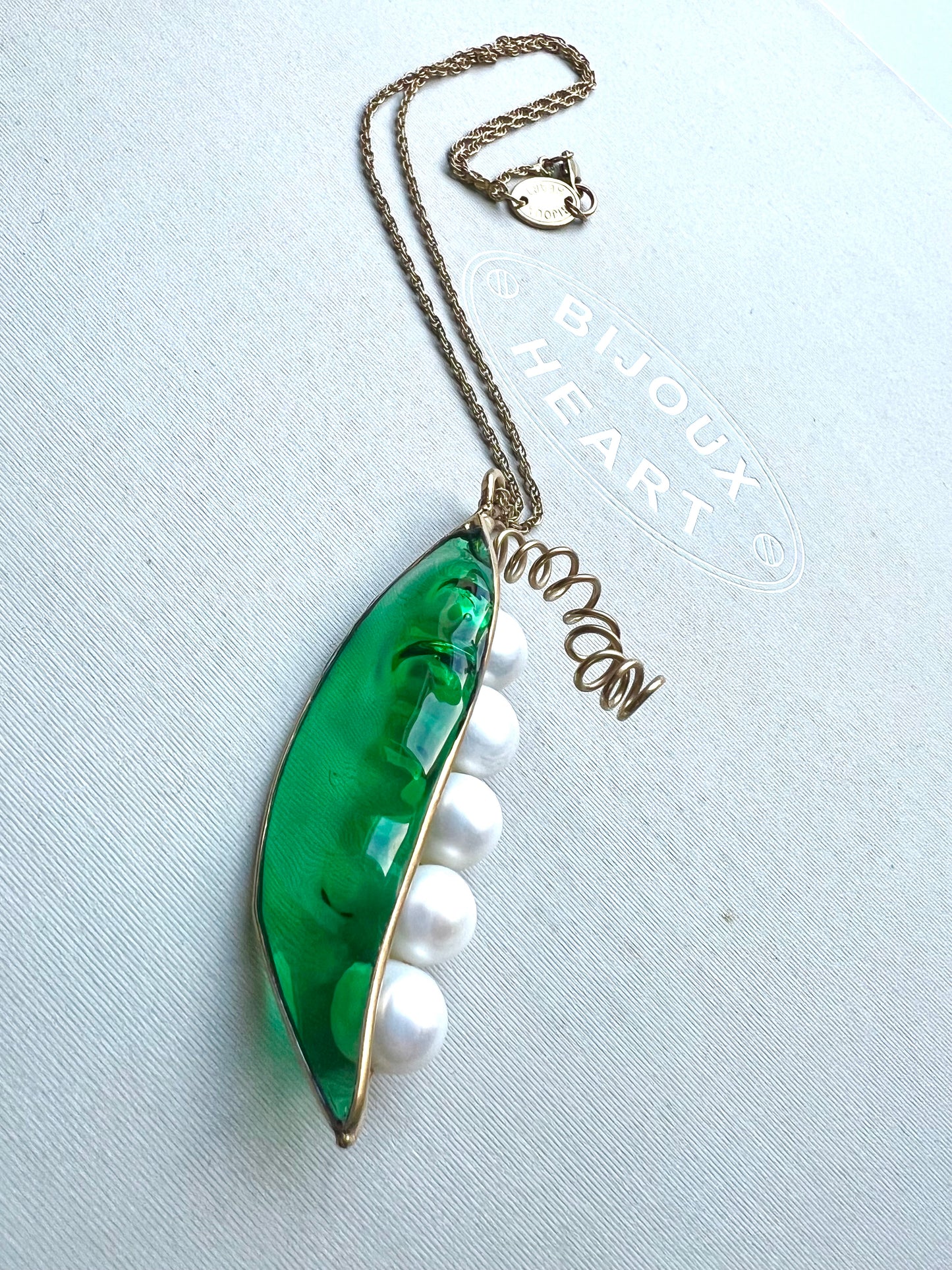 Peakaboo poured glass pendant necklace