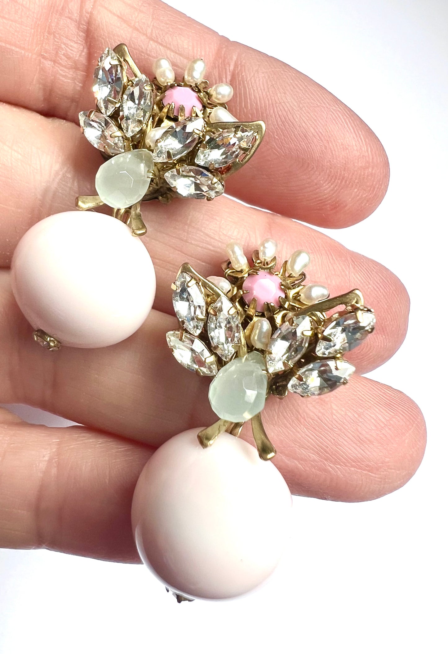 Vintage conch pink drop earrings